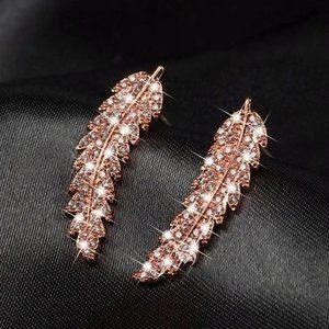 ⭐NWT Rose Gold Leaf Vine Diamond Studs